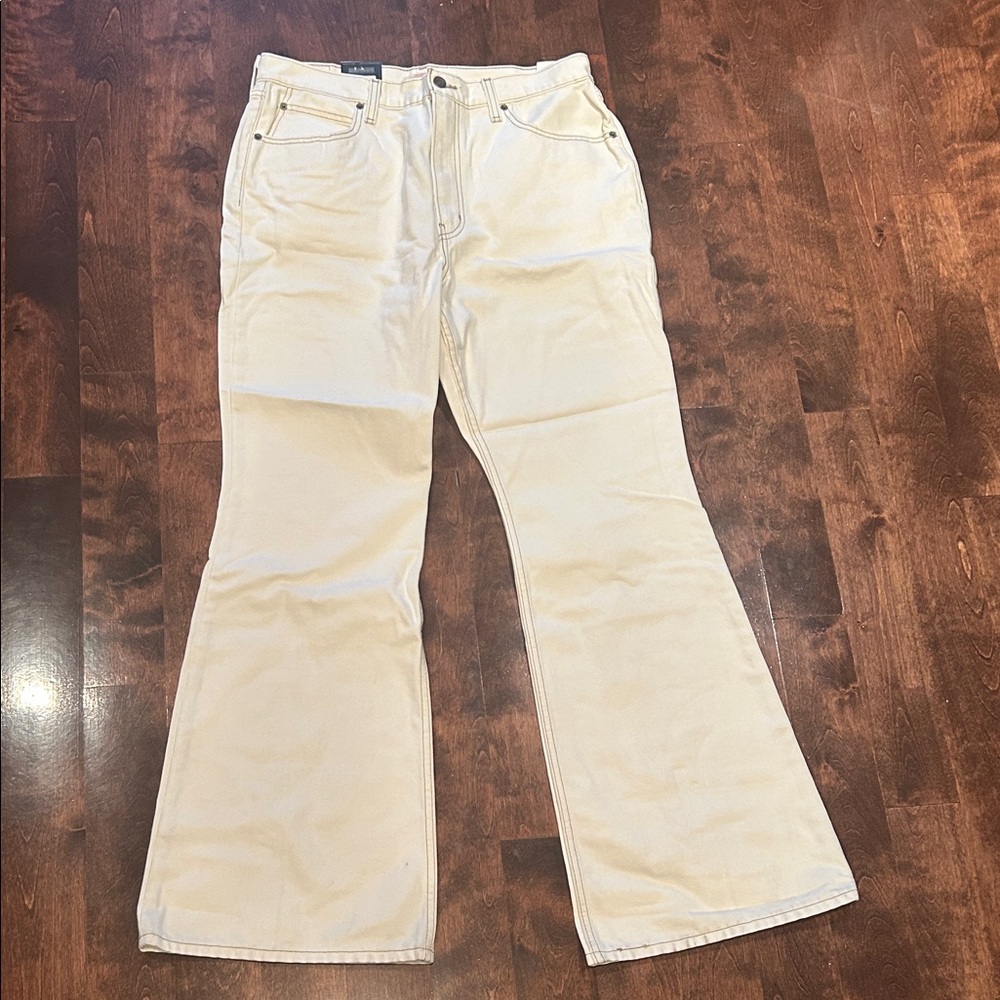 BNWT Levi’s ‘70s high flare jeans